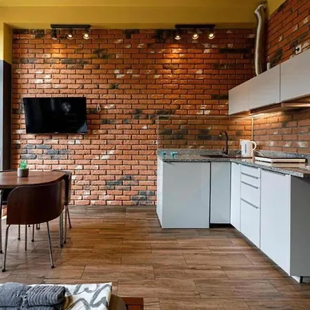 Close Apartment
