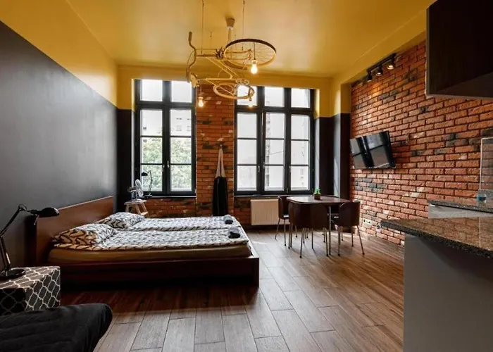 Close-central - Main Rail Station - Kosciuszki 28 * Wroclaw